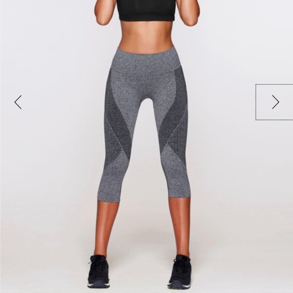 Lorna Jane Seamless High Waisted Capri Leggings - Picture 3 of 11